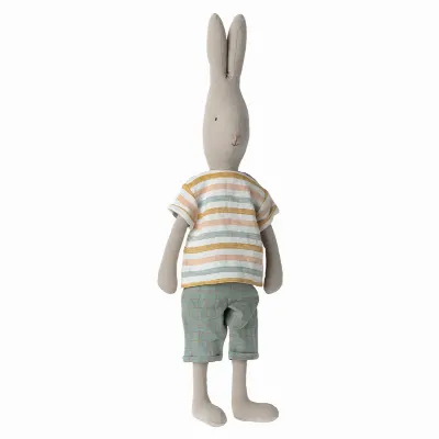 Rabbit size 4, Pants and shirt