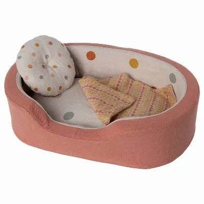 Dog basket, Coral