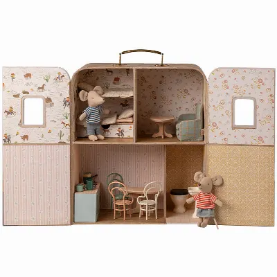 SuitCasa, Little sister and brother mouse