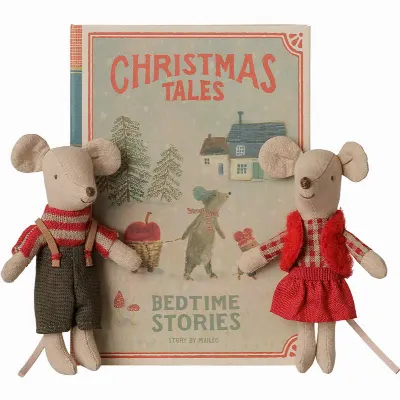 Christmas twin mice, Little sister and brother in book