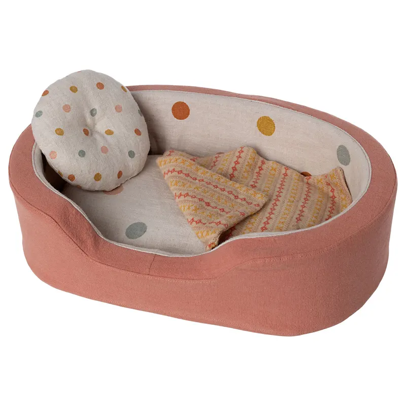 Dog basket, Coral